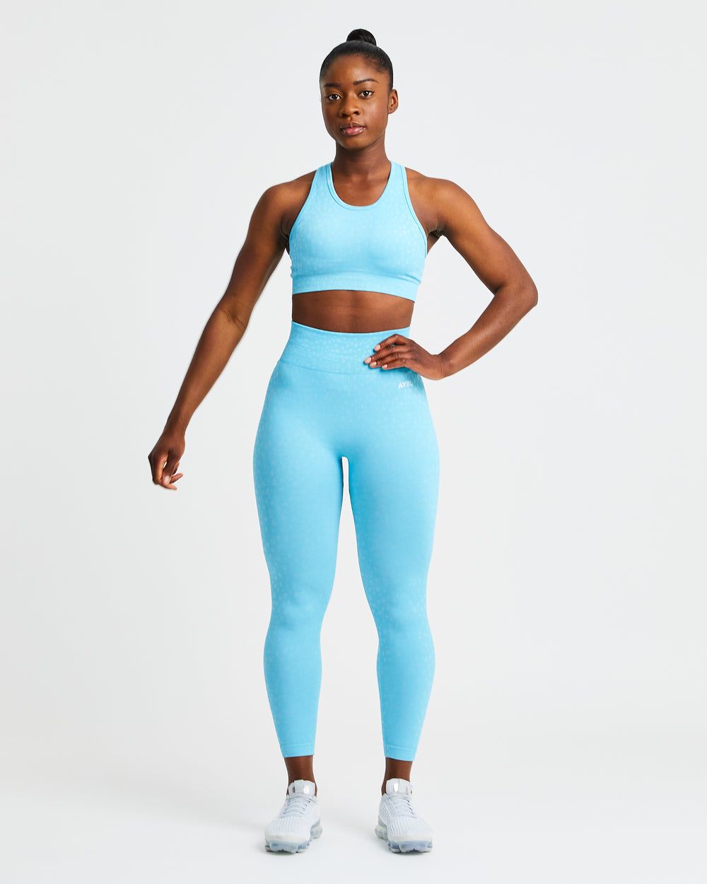 AYBL Elevate Seamless Long Sleeve Crop Top Obchody - Tricko Damske